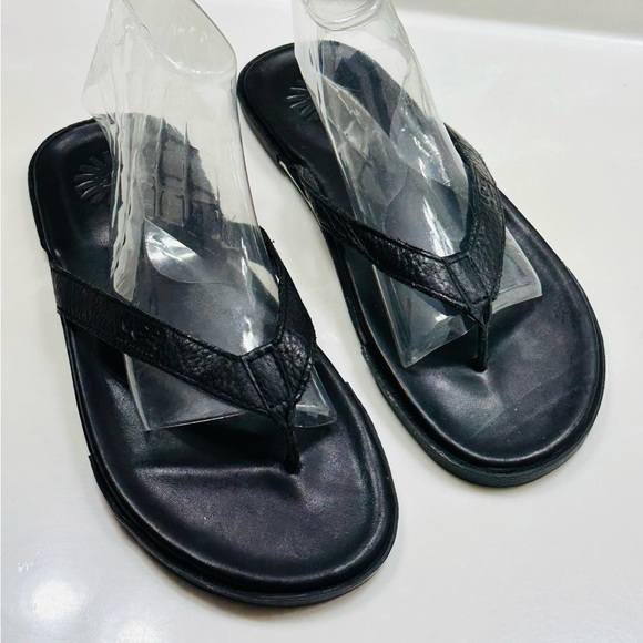 UGG Men’s Black Leather Thong Sandals Sz. 11 - Picture 1 of 8